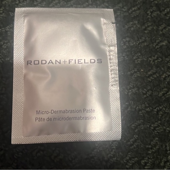 Rodan + Fields NWT Micro-Dermabrasion Paste Packets 2 individual packs host pick - Picture 4 of 8